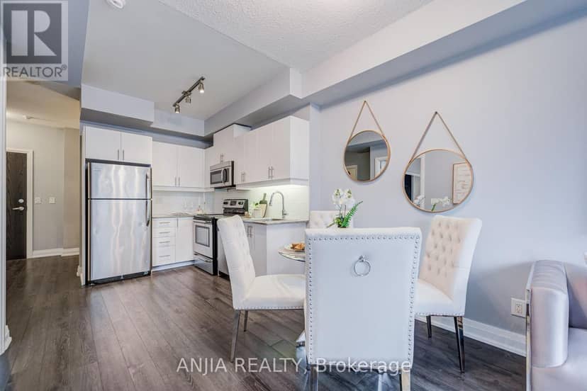 510 - 17 Kenaston Gardens — photo 9 of 40