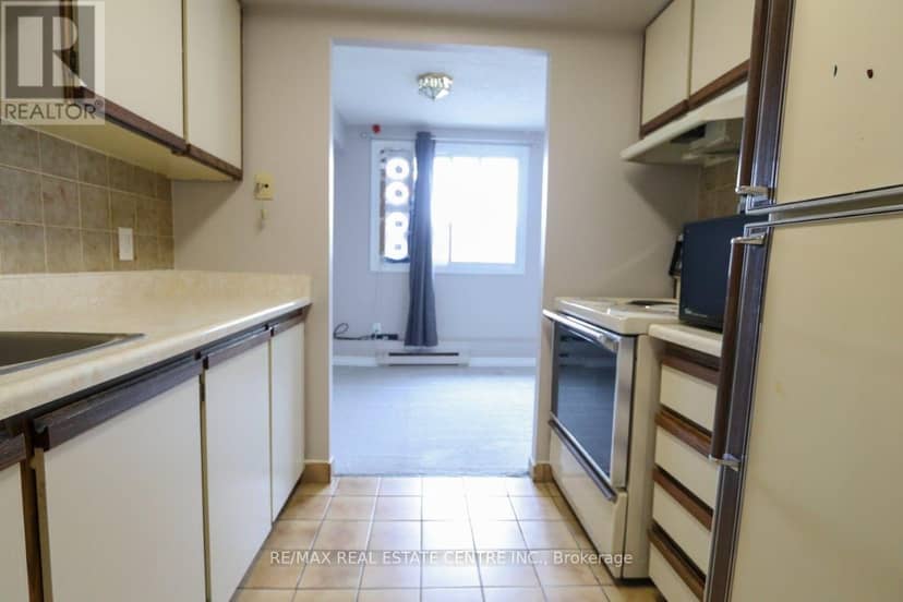 263 - 40 Tannery Street E — photo 4 of 9
