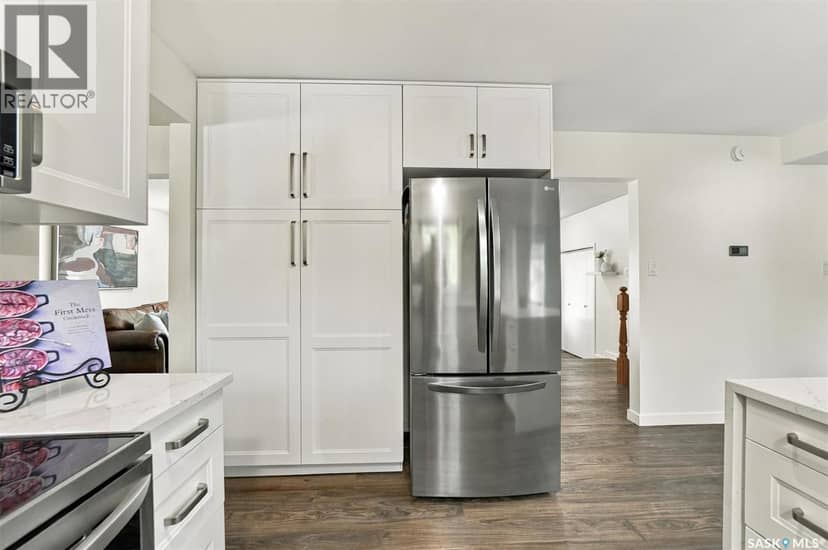 139 Neusch CRESCENT — photo 10 of 40