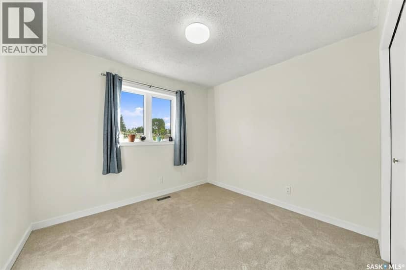 139 Neusch CRESCENT — photo 29 of 40