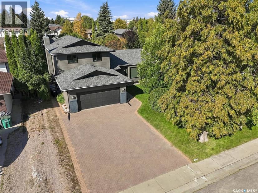 139 Neusch CRESCENT — photo 3 of 40