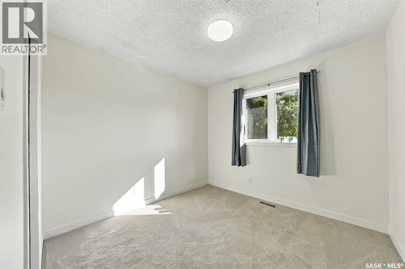 139 Neusch CRESCENT — photo 33 of 40