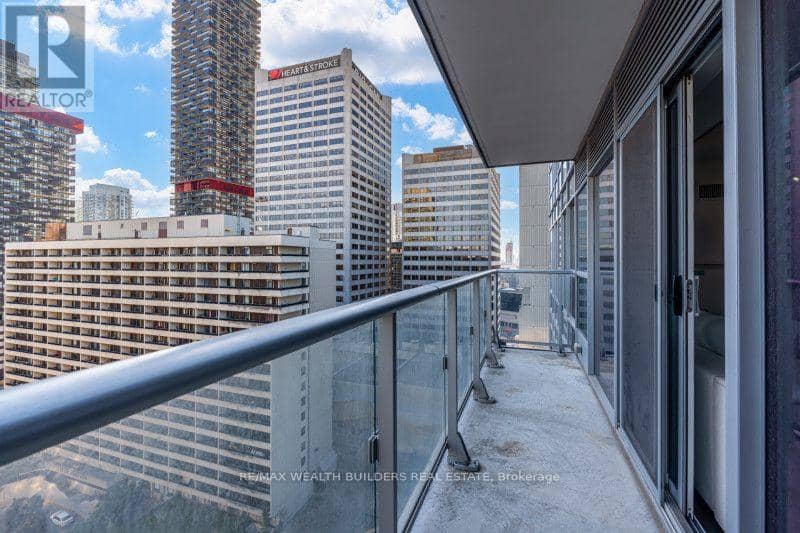 1707 - 58 Orchard View Boulevard — photo 28 of 35