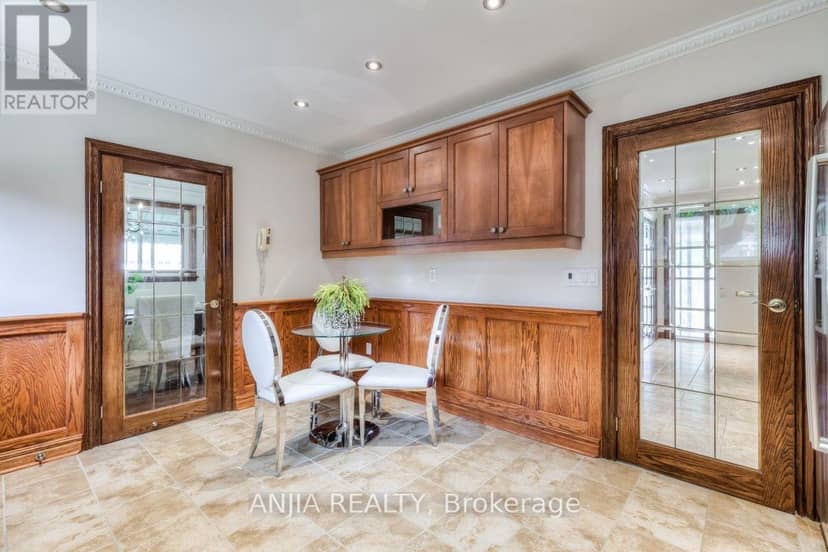 -17 Ealing Drive — photo 16 of 37