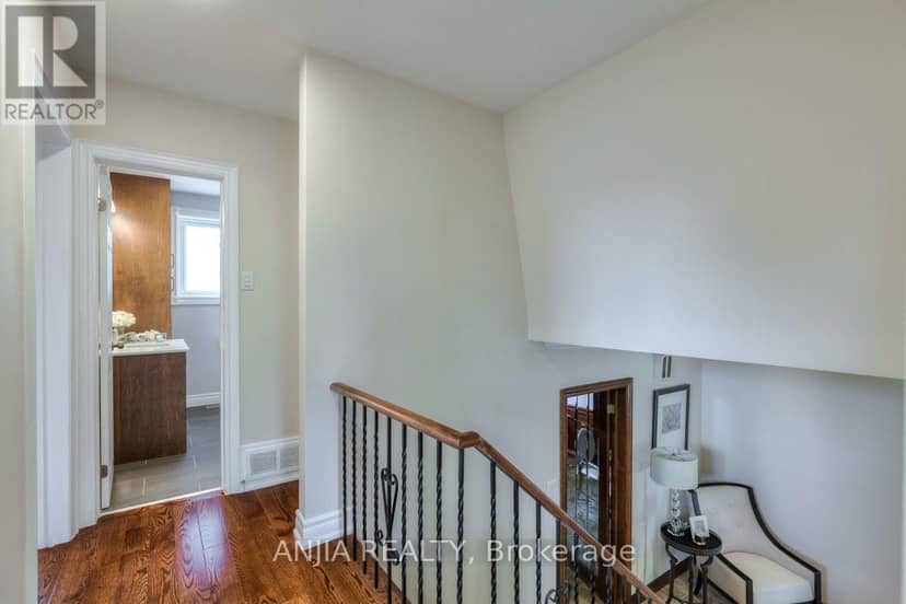 -17 Ealing Drive — photo 24 of 37