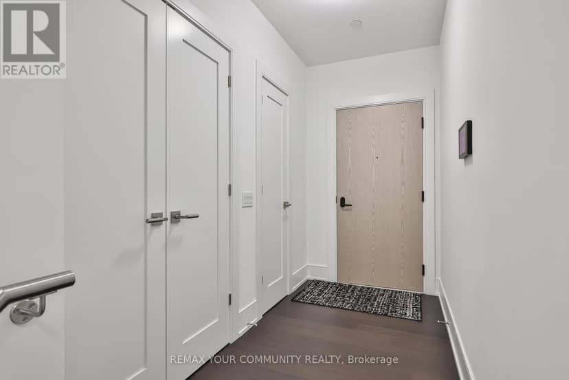 110 - 10 Inn On The Park Drive — photo 22 of 40