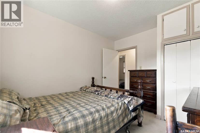 114 Colborne AVENUE — photo 11 of 32