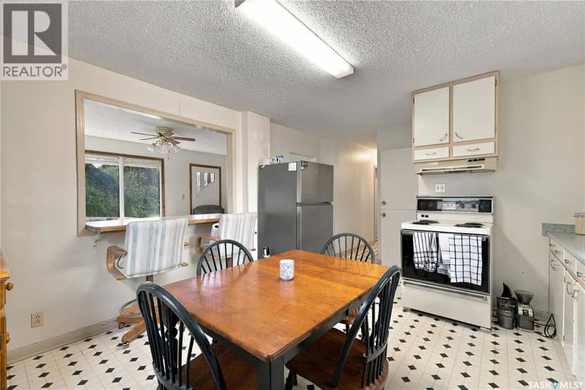 114 Colborne AVENUE — photo 7 of 32