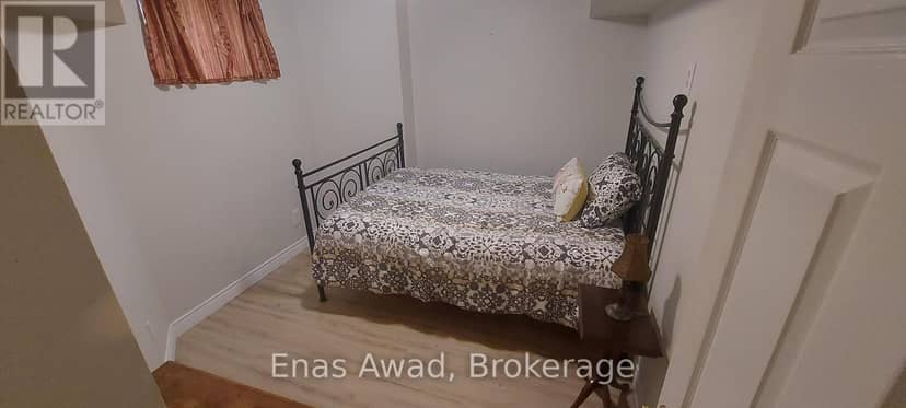 8 Lavallee Crescent — photo 15 of 21