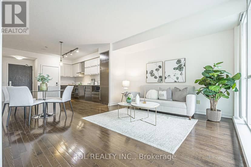 1105 - 770 Bay Street — photo 18 of 40
