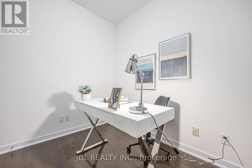 1105 - 770 Bay Street — photo 30 of 40