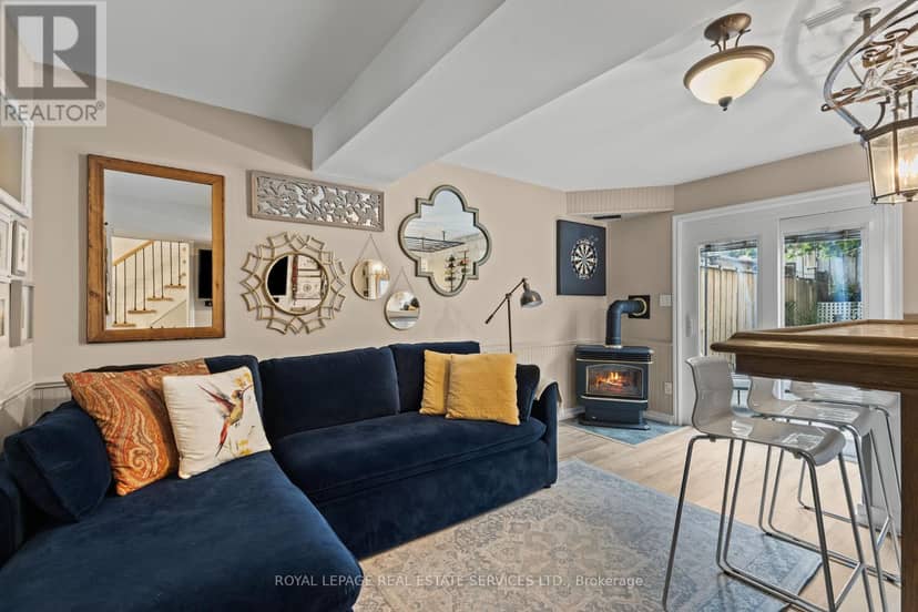 5 - 2303 Marine Drive — photo 11 of 40