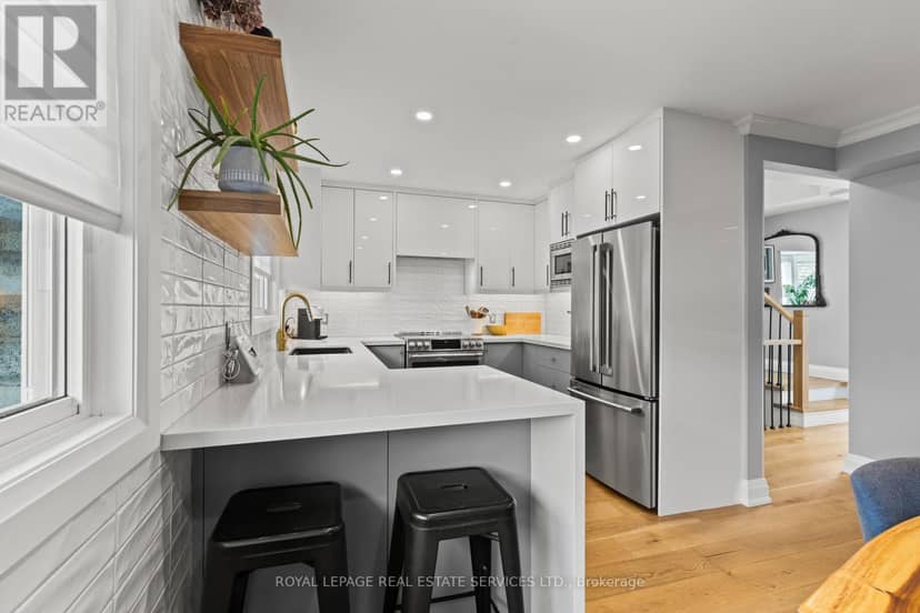 5 - 2303 Marine Drive — photo 17 of 40