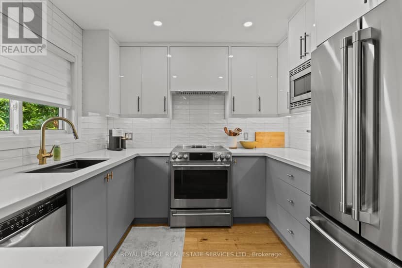 5 - 2303 Marine Drive — photo 18 of 40