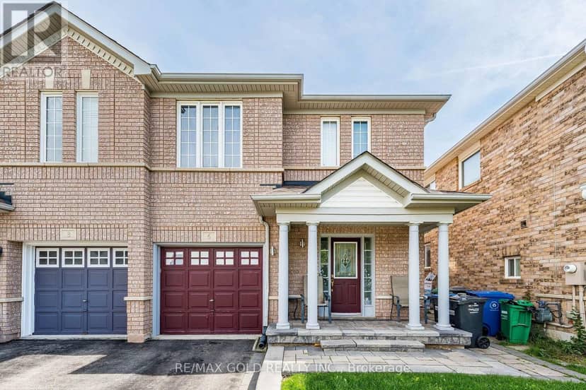 6 Mistdale Crescent — photo 3 of 34