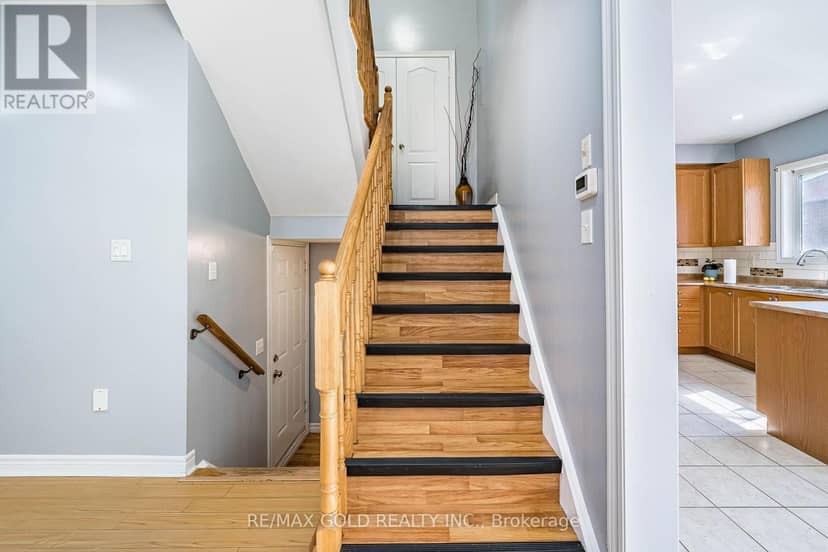 20 Amaranth Crescent — photo 16 of 39