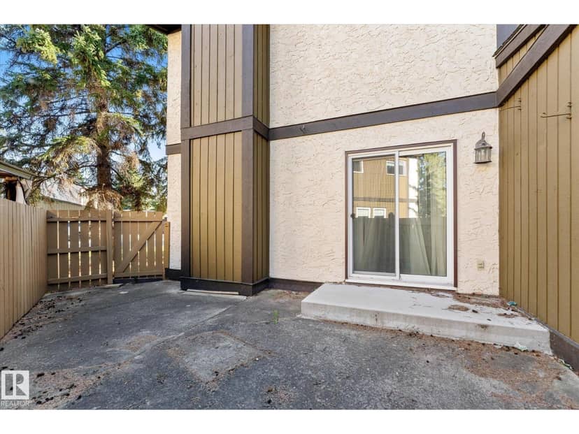 7047 32 AV NW — photo 17 of 28