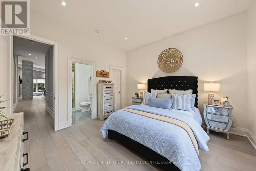 43 Wellington Street — photo 18 of 29