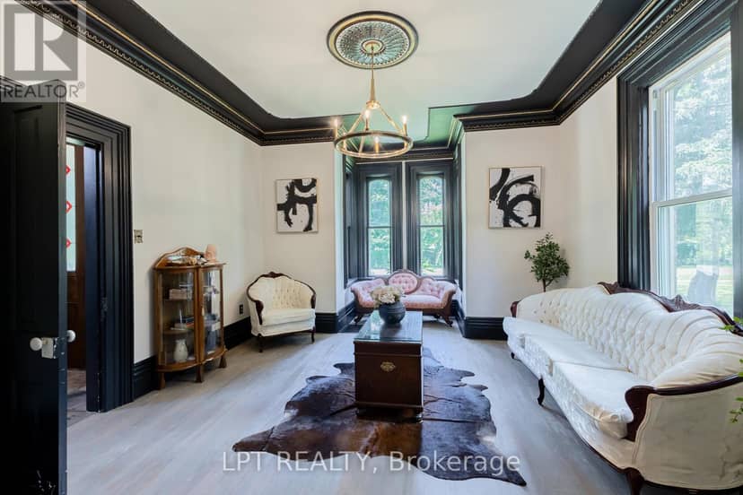 283 Hastings Street, North Middlesex, photo 4
