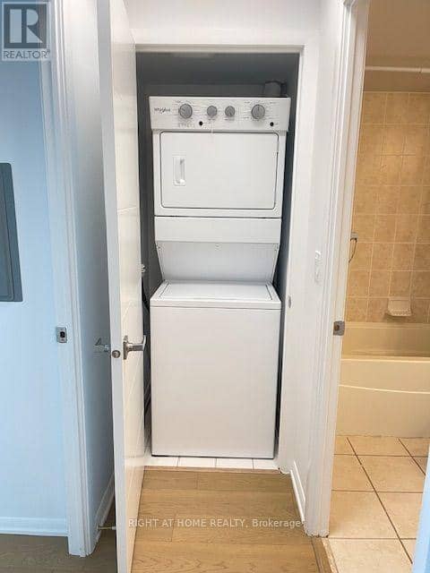 2506 - 219 Fort York Boulevard — photo 9 of 12