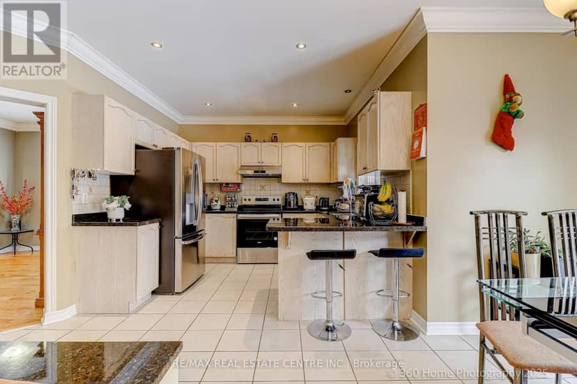 806 White Clover Way — photo 13 of 40