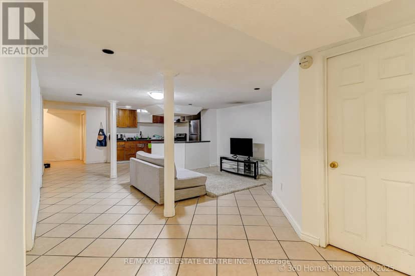 806 White Clover Way — photo 28 of 40