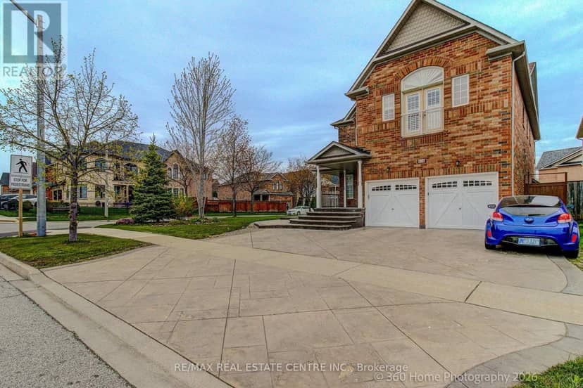 806 White Clover Way — photo 3 of 40