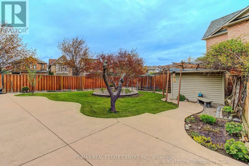 806 White Clover Way — photo 35 of 40