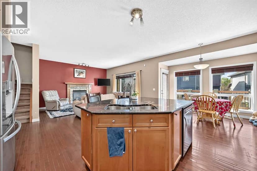246 Crystal Green Point, Okotoks, photo 6
