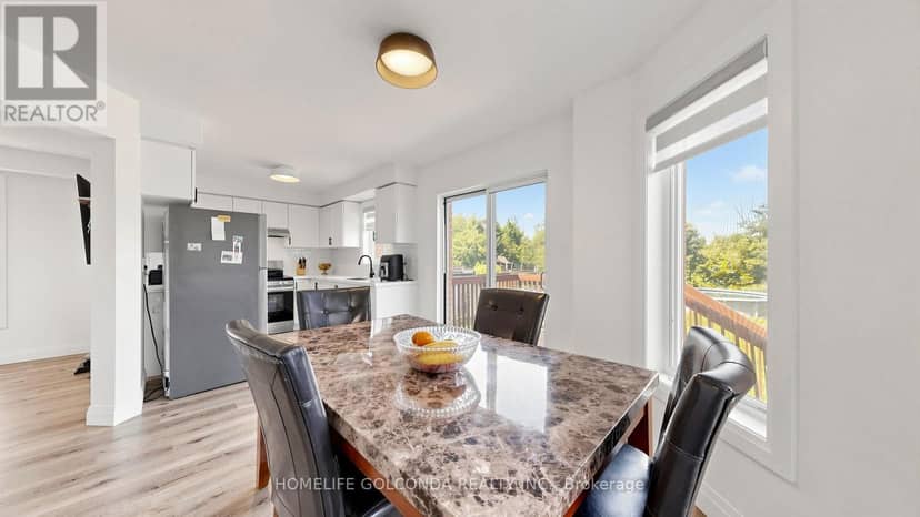 1304 Vincent Crescent — photo 13 of 40
