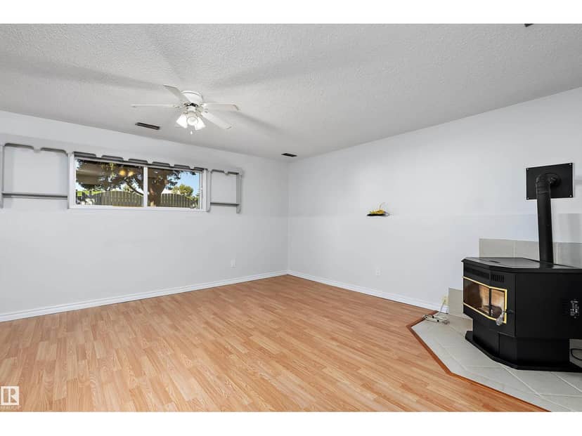 134 Cameron CR — photo 18 of 40