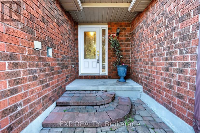 185 Hunterswood Crescent, Ottawa, photo 2
