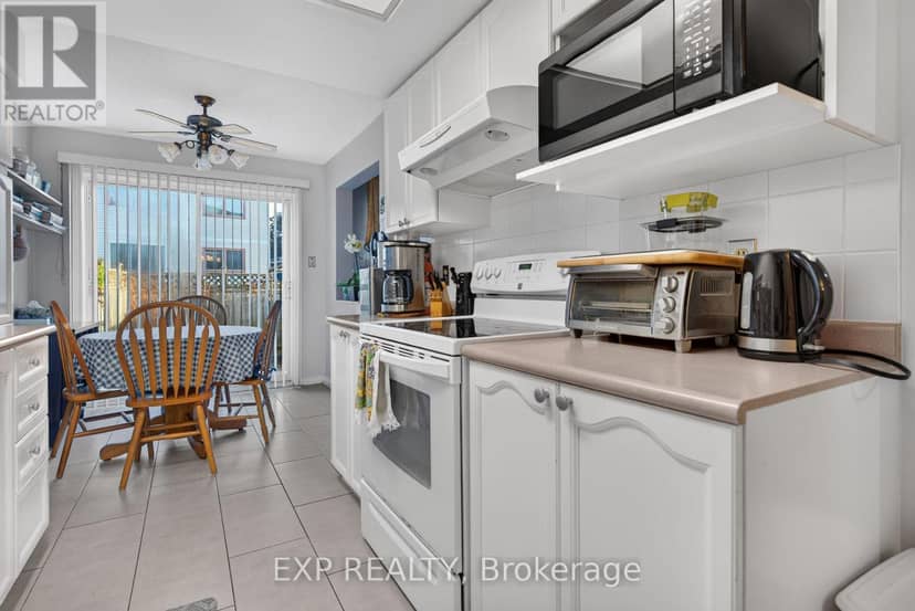 185 Hunterswood Crescent — photo 14 of 40