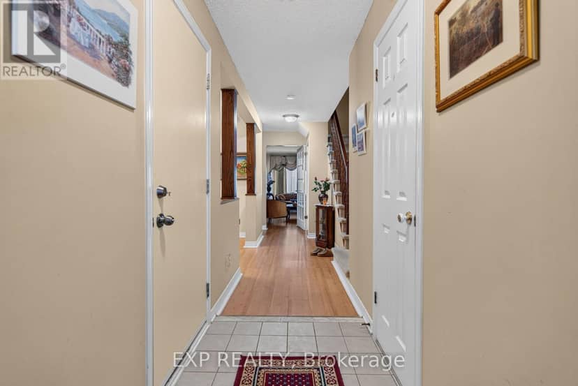 185 Hunterswood Crescent, Ottawa, photo 5