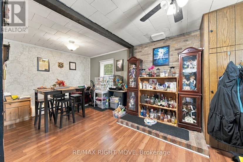 3425 Coronation Avenue — photo 10 of 38