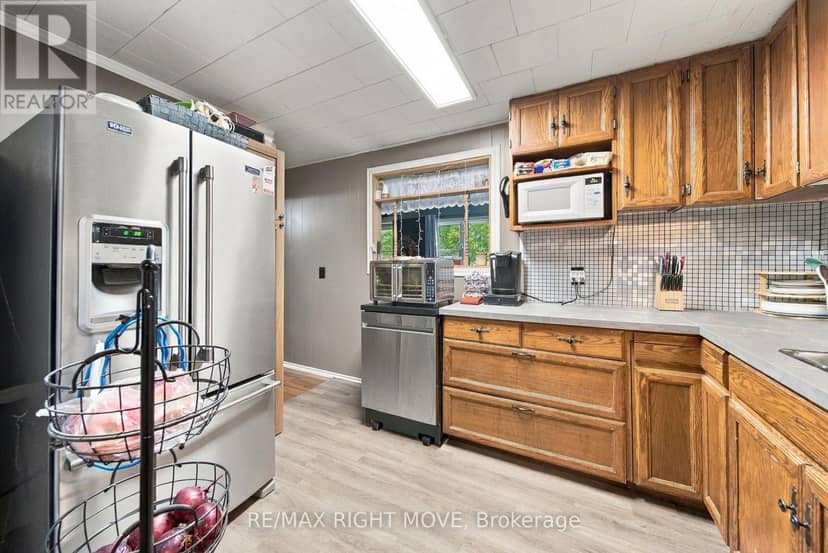 3425 Coronation Avenue — photo 16 of 38