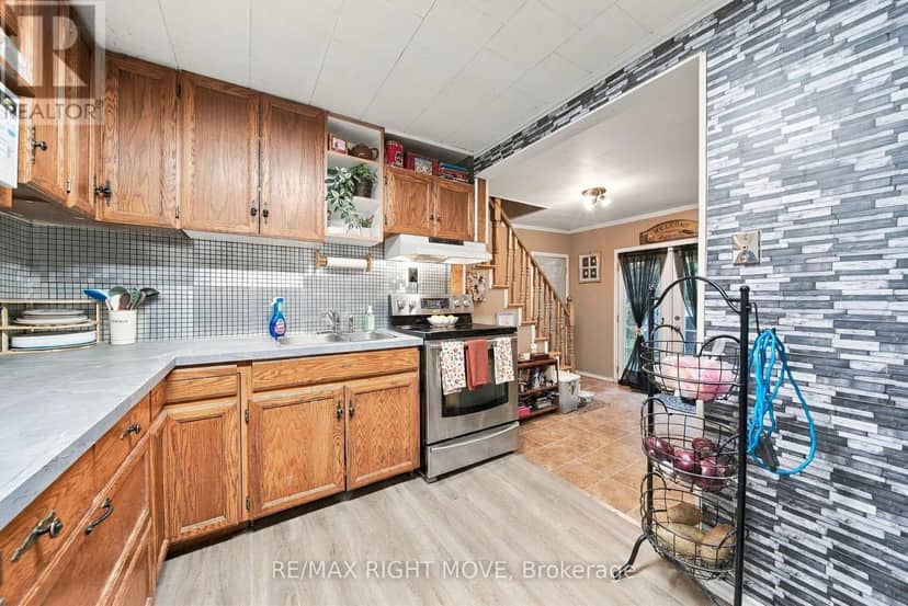 3425 Coronation Avenue — photo 17 of 38