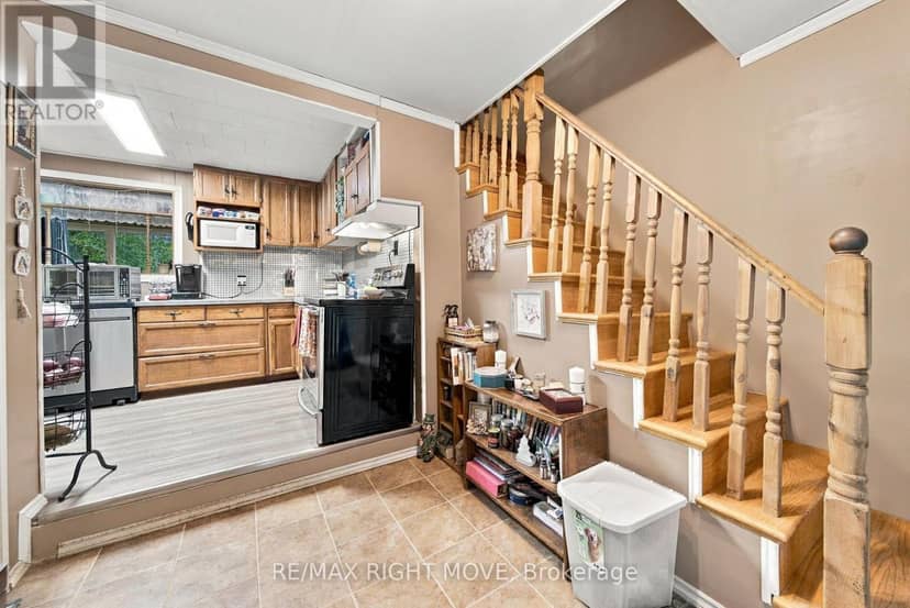 3425 Coronation Avenue — photo 20 of 38
