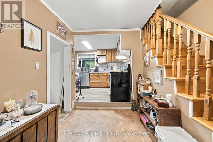 3425 Coronation Avenue — photo 21 of 38