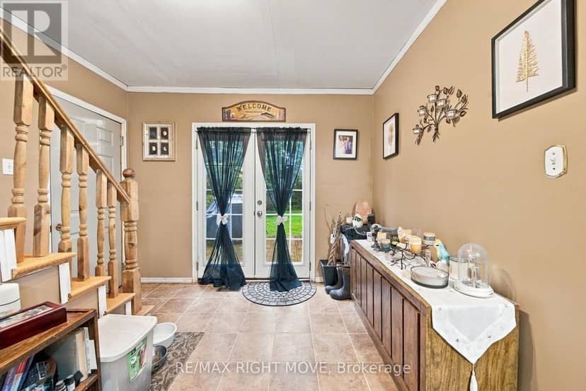 3425 Coronation Avenue — photo 22 of 38