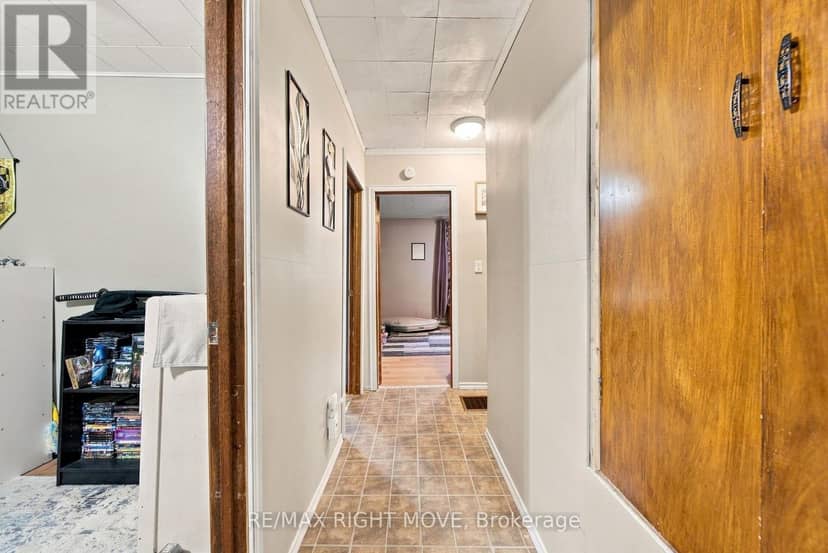 3425 Coronation Avenue — photo 23 of 38