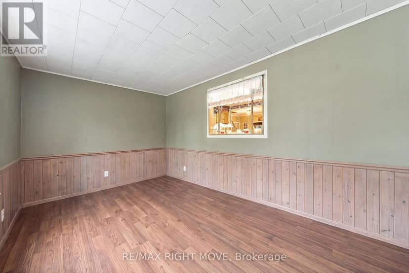 3425 Coronation Avenue — photo 6 of 38