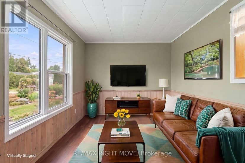 3425 Coronation Avenue — photo 8 of 38