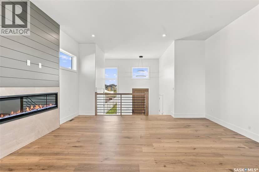430 Augusta BOULEVARD — photo 9 of 40