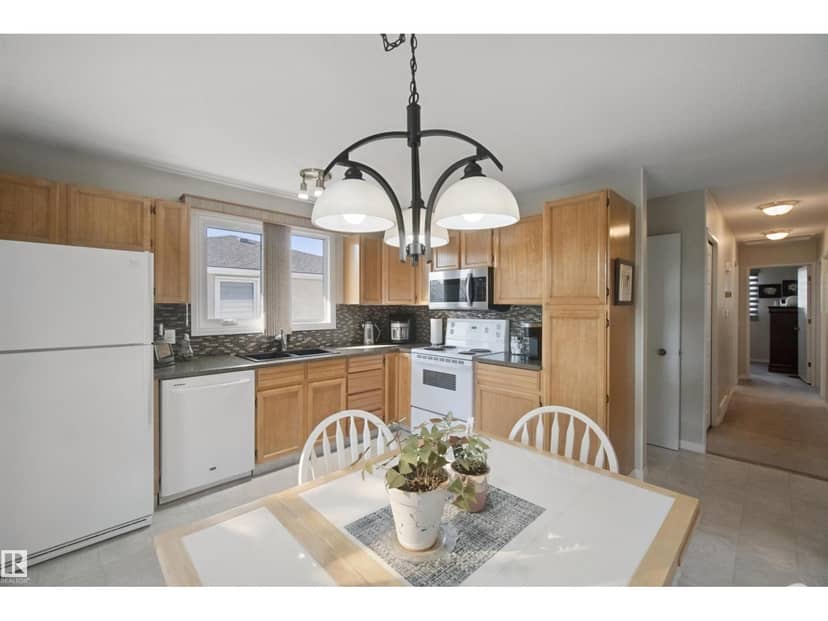 11439 144 AV NW NW — photo 12 of 40