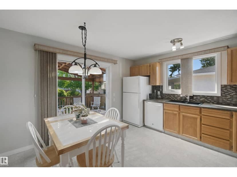 11439 144 AV NW NW — photo 11 of 40