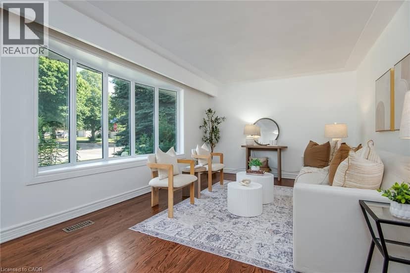 6 STRATHCONA Crescent — photo 8 of 38