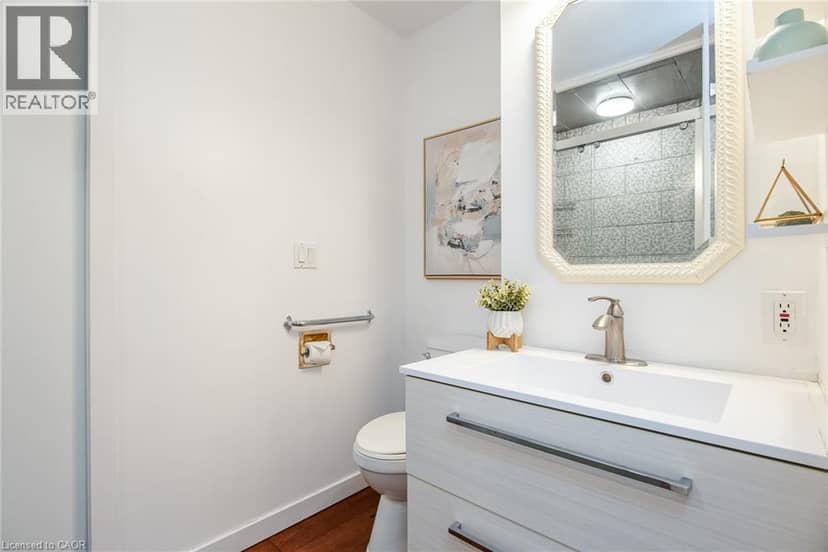 6 STRATHCONA Crescent — photo 18 of 38
