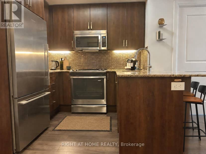 404 - 2 Old Mill Drive — photo 3 of 9