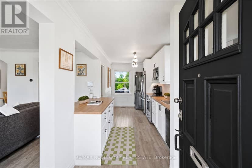 1790 King Street E — photo 5 of 40